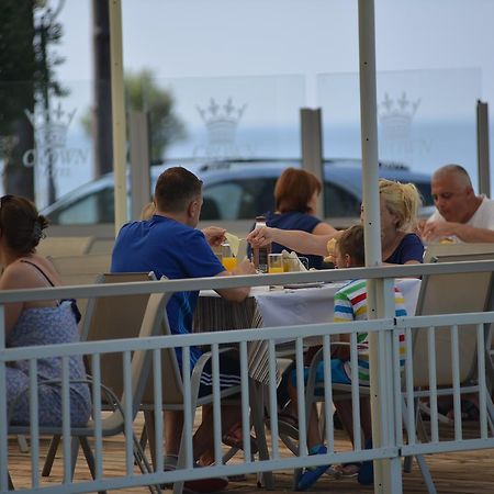 Crown Hotel Nea Skioni Bagian luar foto