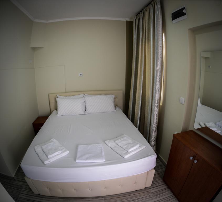 Crown Hotel Nea Skioni Ruang foto
