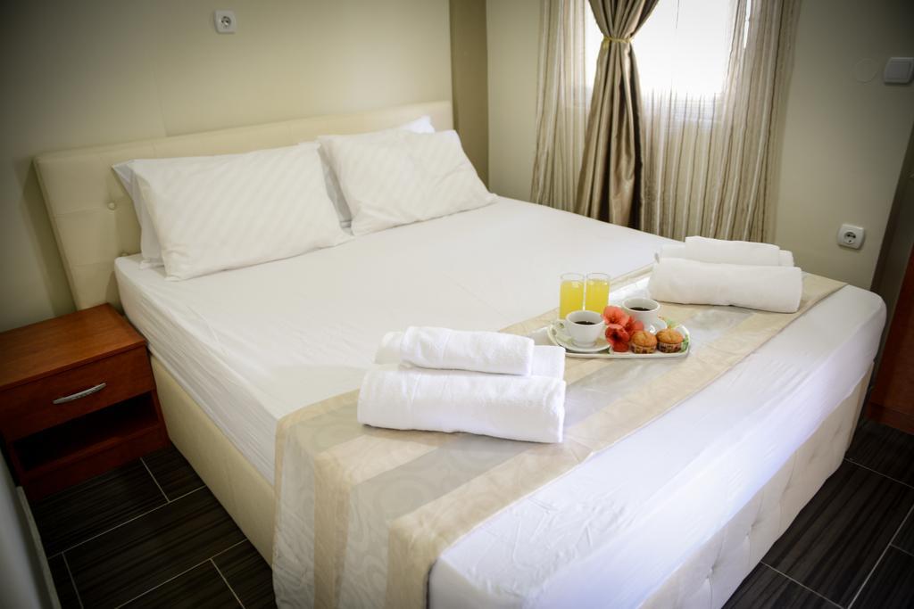 Crown Hotel Nea Skioni Ruang foto