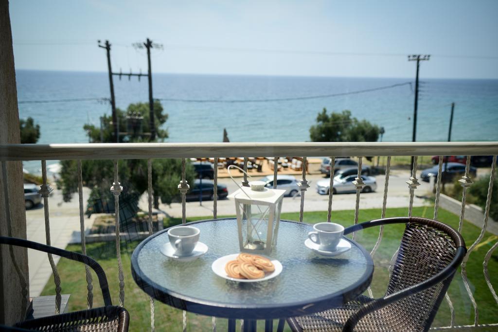 Crown Hotel Nea Skioni Bagian luar foto