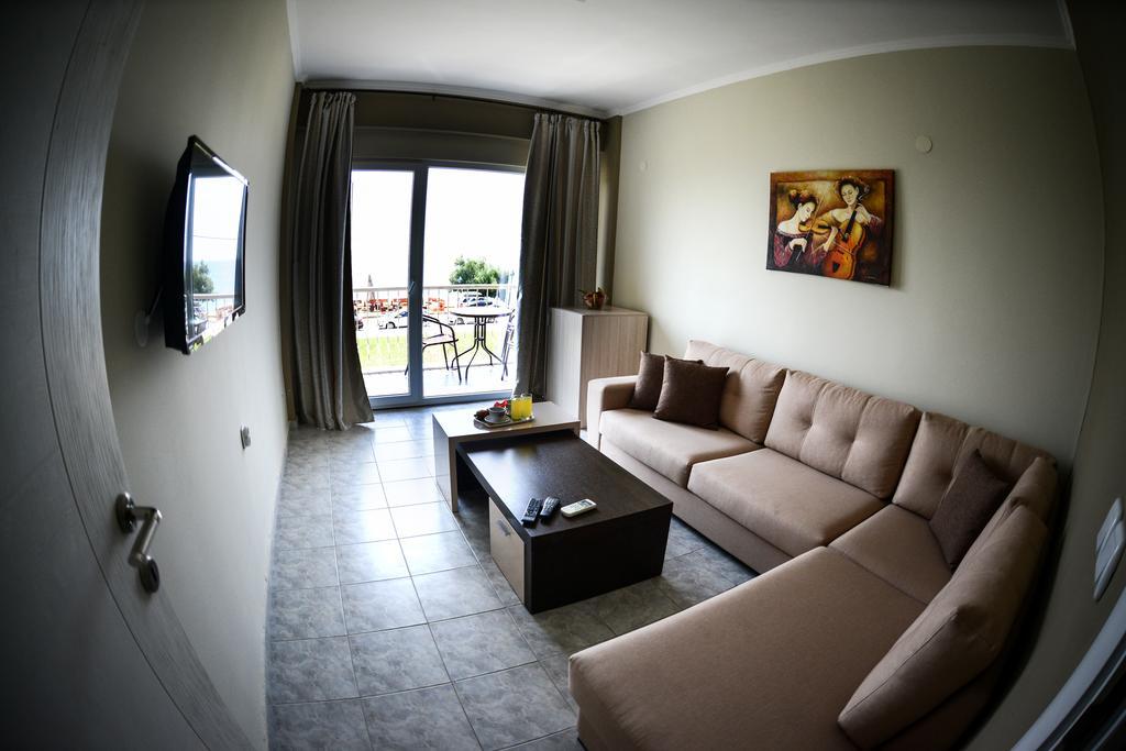 Crown Hotel Nea Skioni Ruang foto
