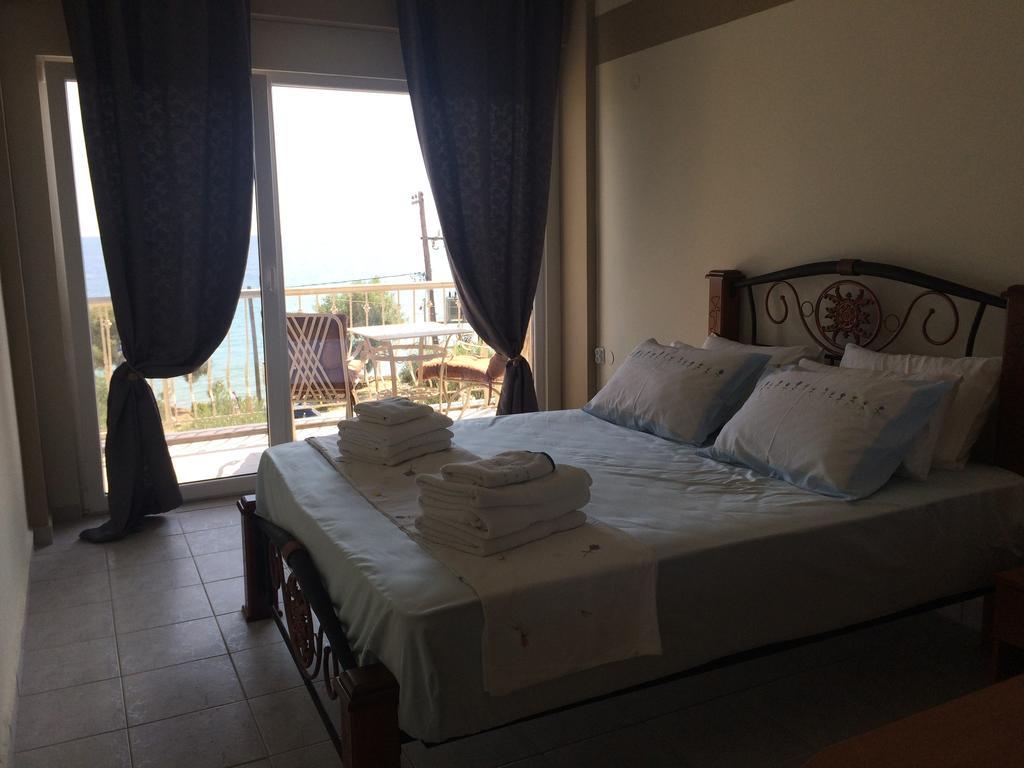 Crown Hotel Nea Skioni Ruang foto