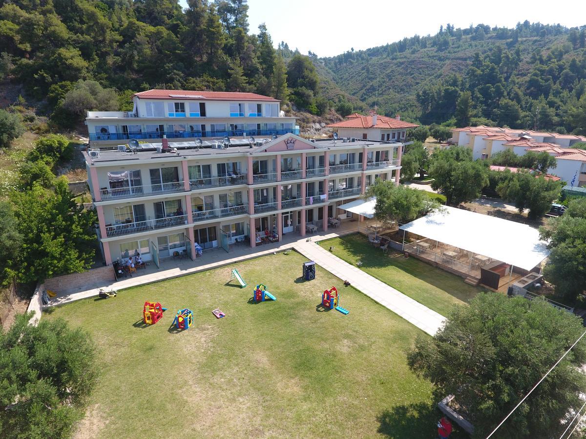 Crown Hotel Nea Skioni Bagian luar foto