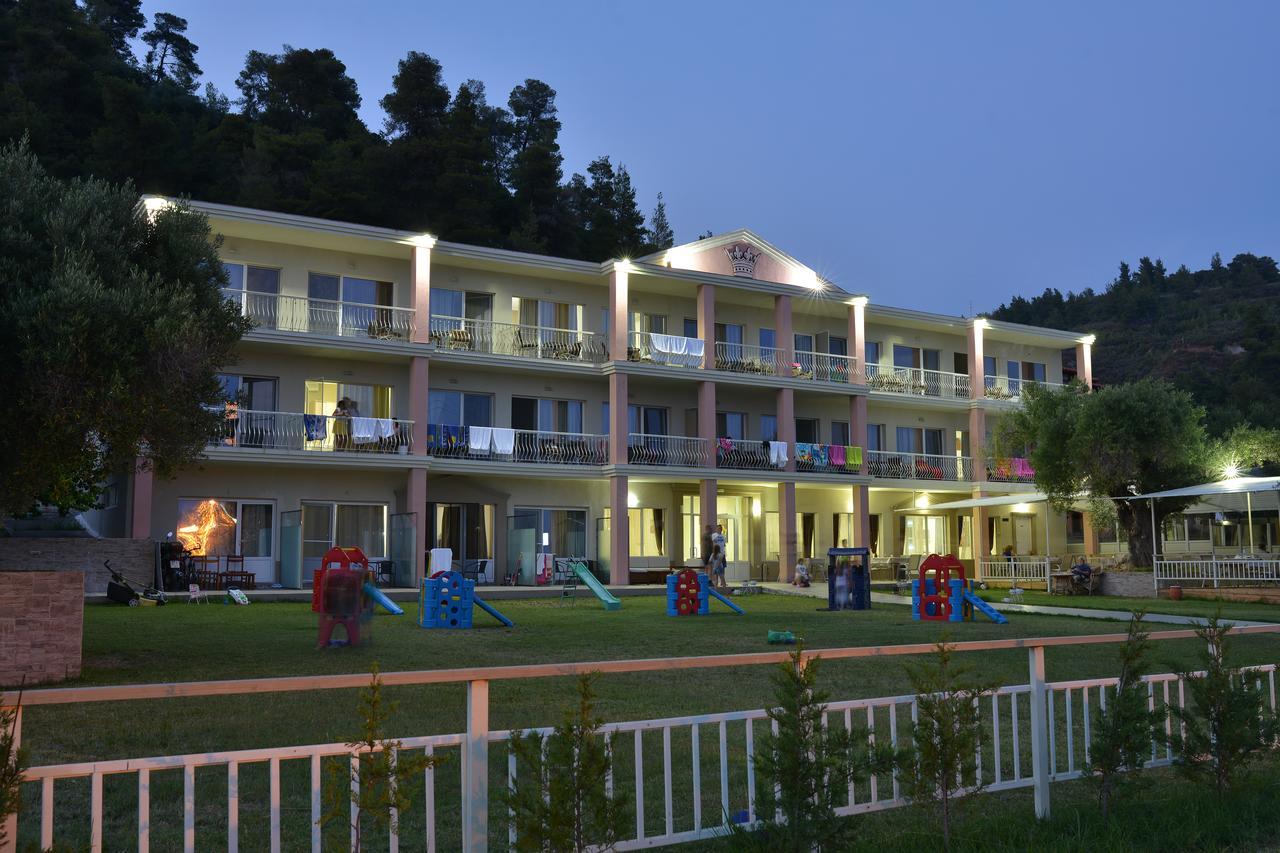 Crown Hotel Nea Skioni Bagian luar foto